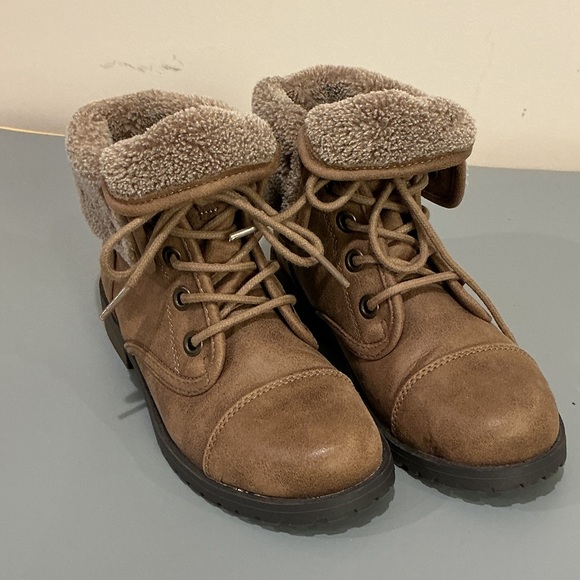 Seychelles Shoes - Seychelles Waterfall Brown Women's Combat Boots, side zip Size 6.5